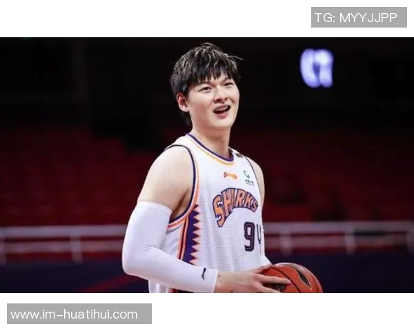 王哲林高效表现令人期待青岛虽遭遇开局困境但仍不放弃拼搏精神