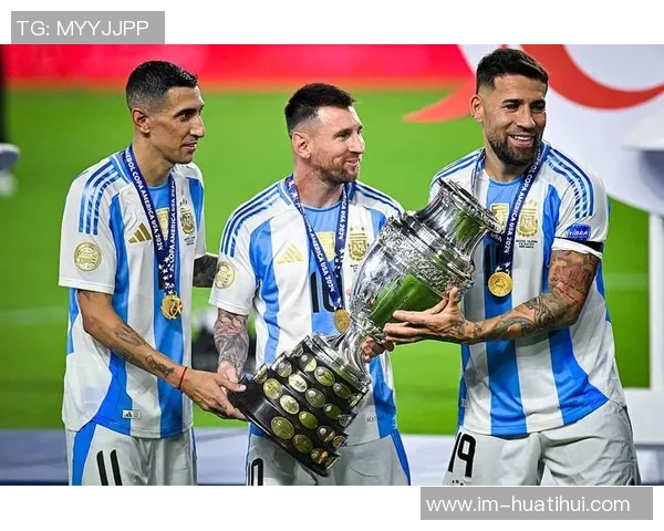 迪马利亚称赞C罗职业素养高但梅西时代让他追求目标更具挑战性